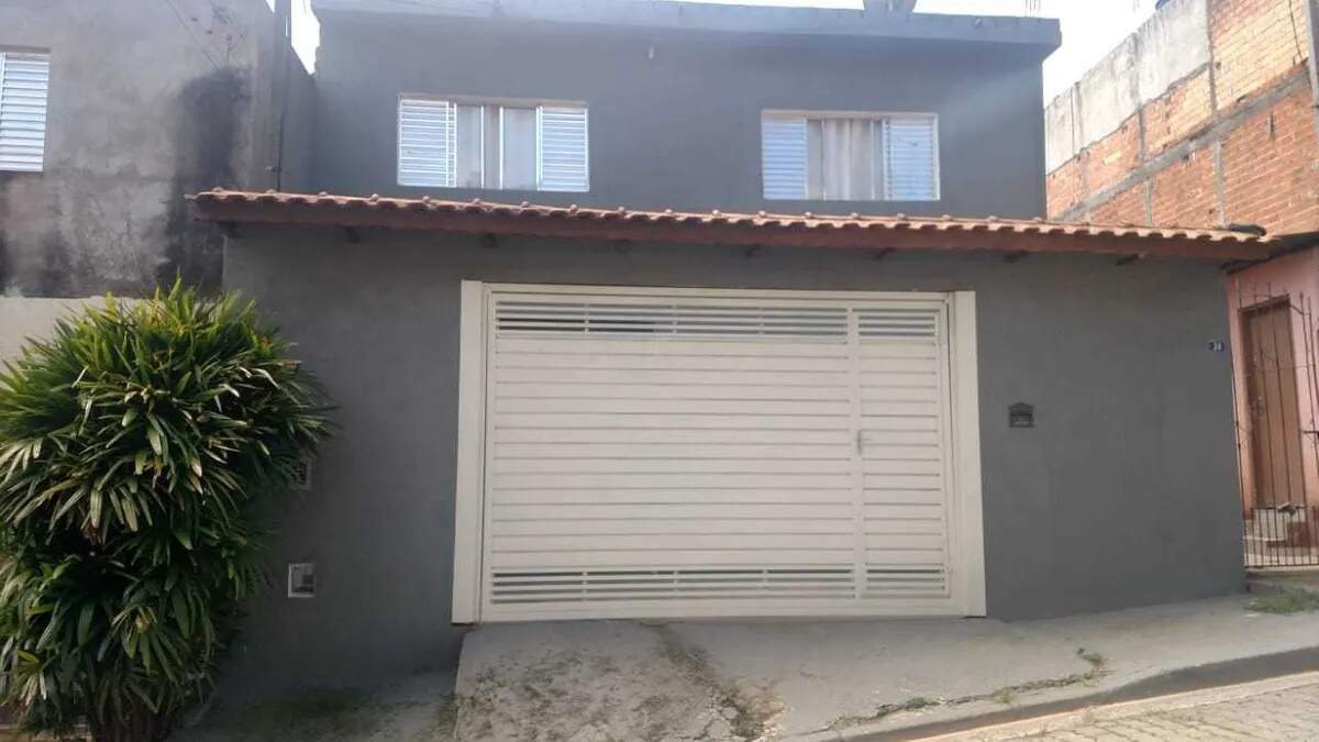 Sobrado à venda com 4 quartos, 350m² - Foto 1