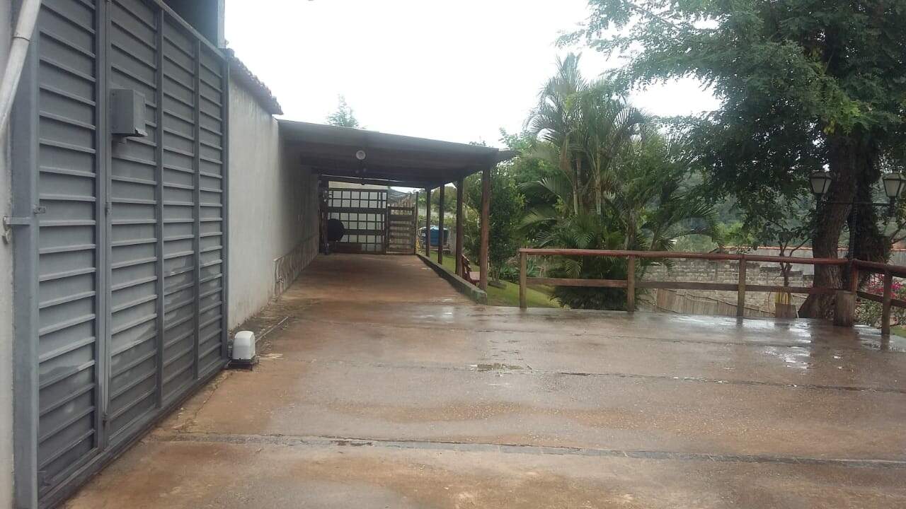 Chácara à venda com 8 quartos, 600m² - Foto 10