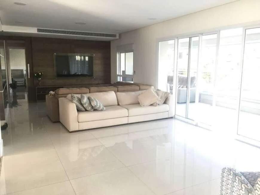 Apartamento à venda com 3 quartos, 240m² - Foto 4