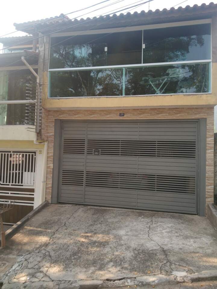 Sobrado à venda com 3 quartos, 200m² - Foto 1