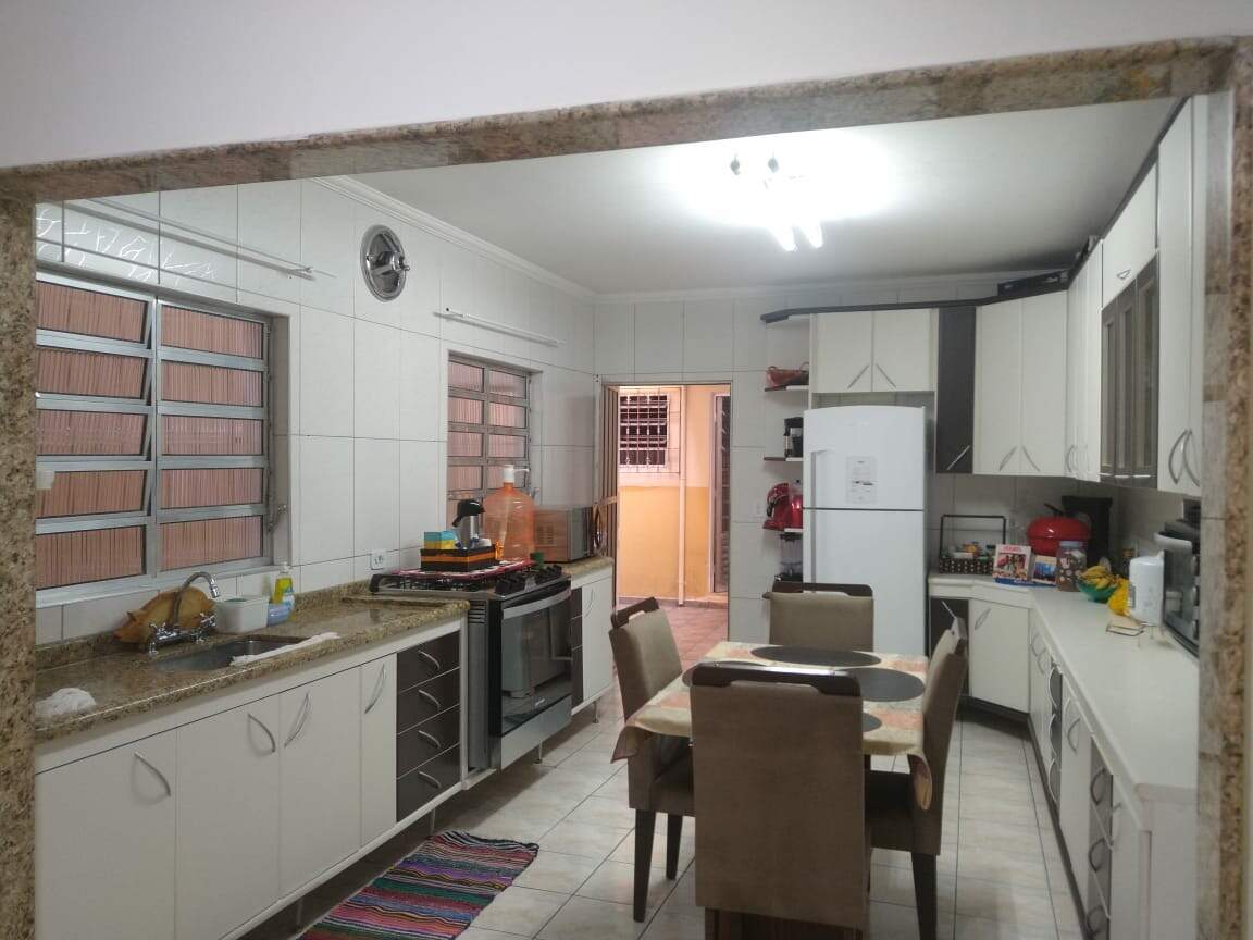 Sobrado à venda com 3 quartos, 200m² - Foto 6