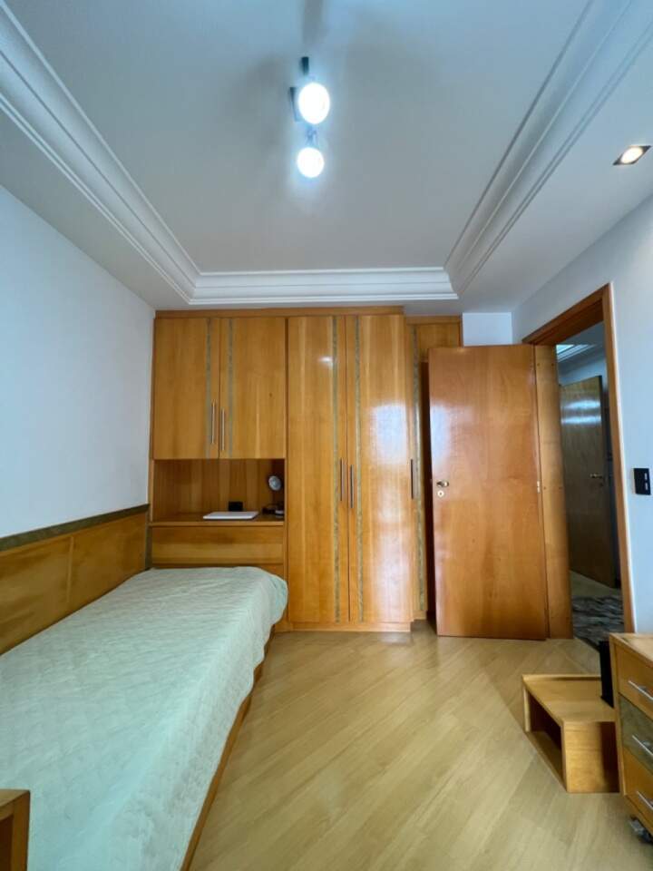 Apartamento à venda com 3 quartos, 136m² - Foto 28