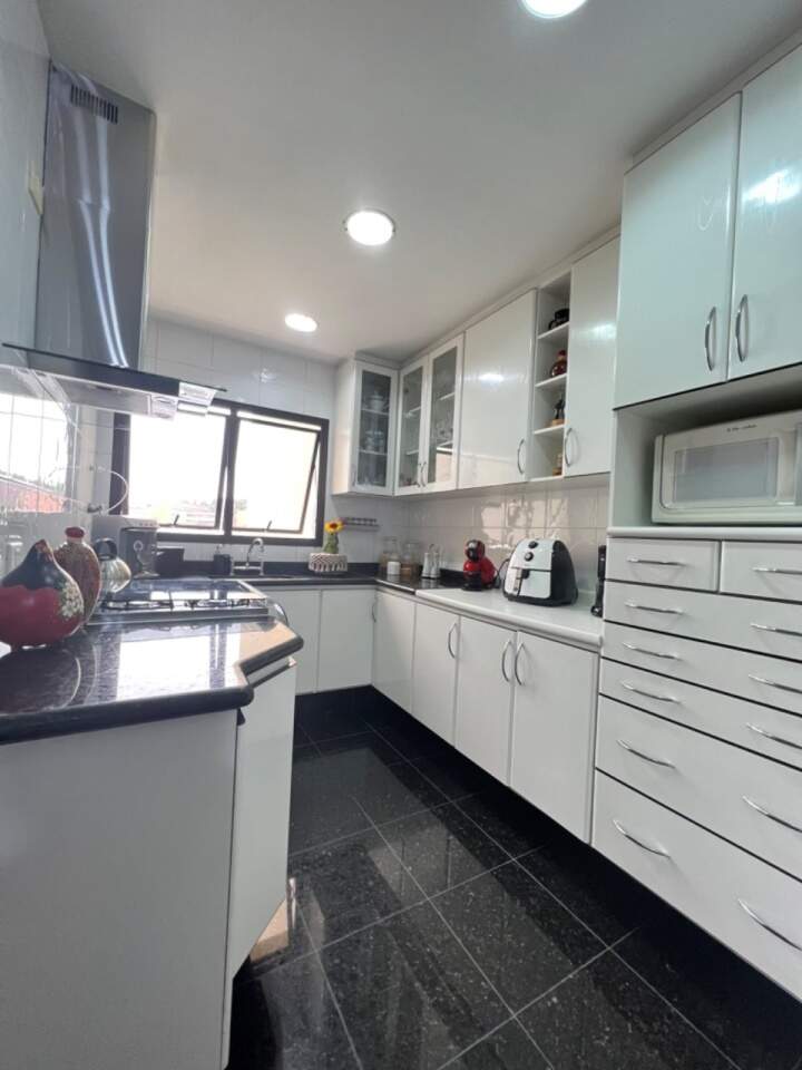 Apartamento à venda com 3 quartos, 136m² - Foto 50