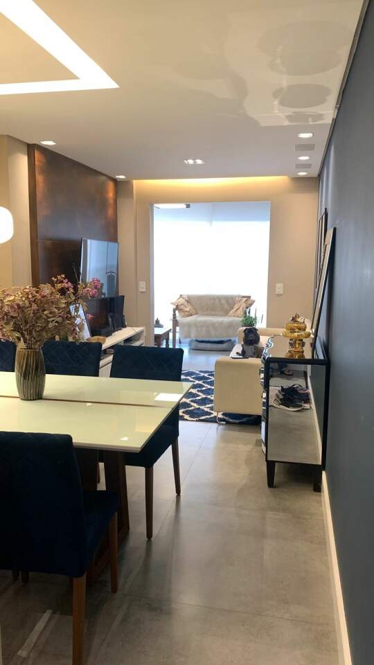 Apartamento à venda com 2 quartos, 70m² - Foto 2