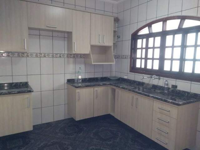 Sobrado à venda com 4 quartos, 267m² - Foto 1