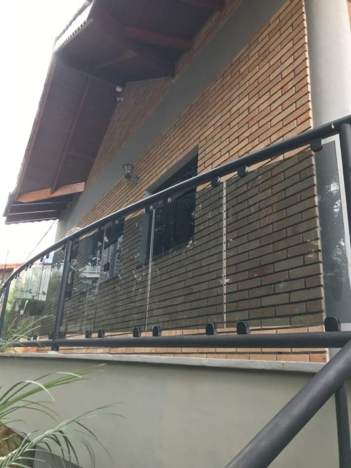 Sobrado à venda com 3 quartos, 350m² - Foto 1