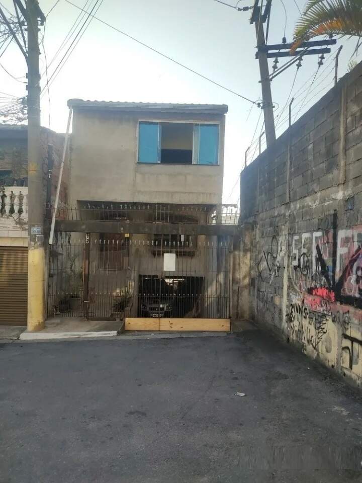 Sobrado à venda com 3 quartos, 300m² - Foto 1