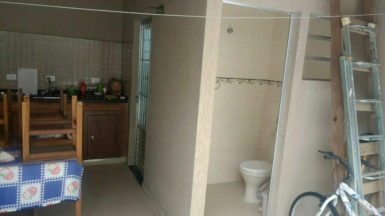 Casa à venda com 4 quartos, 212m² - Foto 4