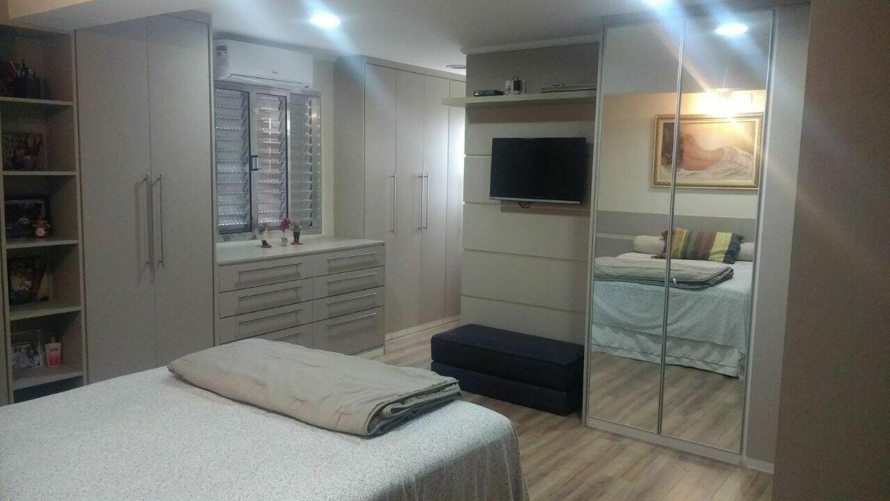 Casa à venda com 4 quartos, 212m² - Foto 8