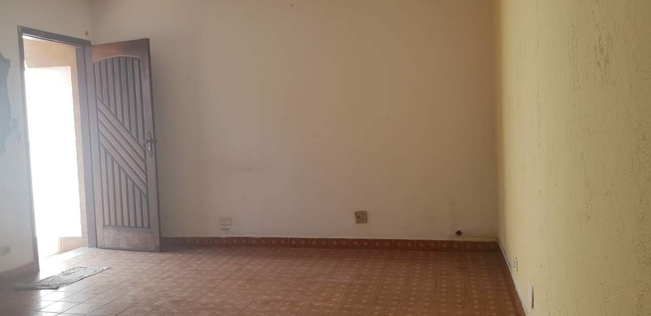 Casa à venda com 2 quartos, 80m² - Foto 4