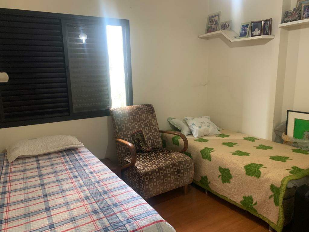 Apartamento à venda com 3 quartos, 140m² - Foto 10