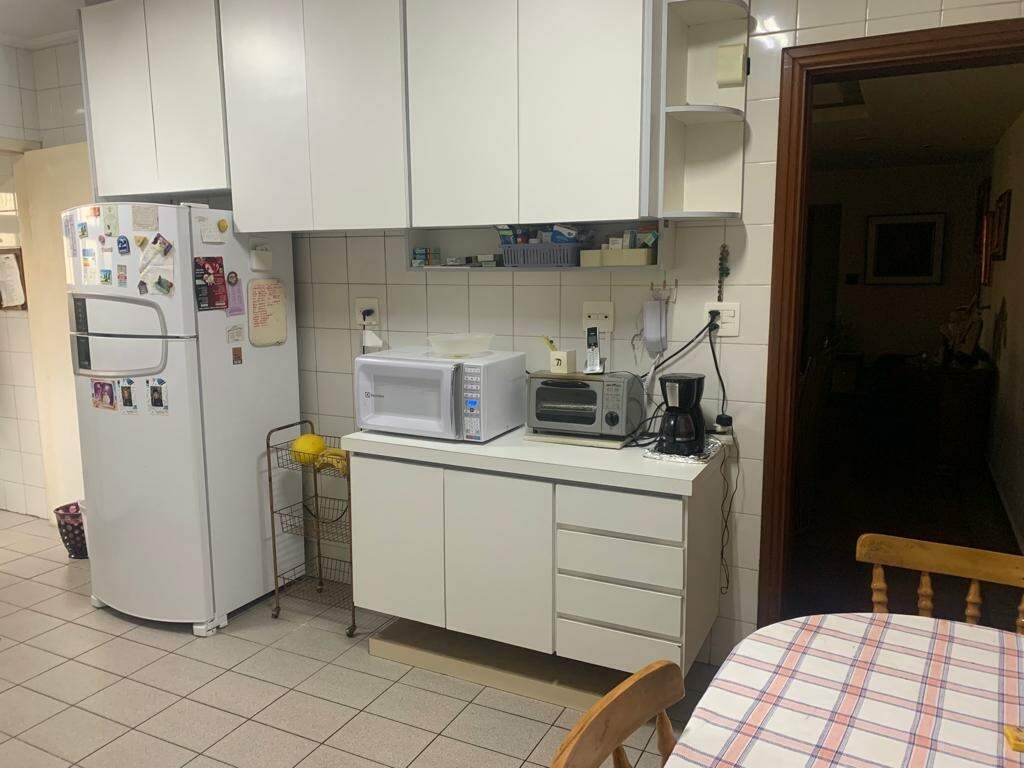 Apartamento à venda com 3 quartos, 140m² - Foto 14