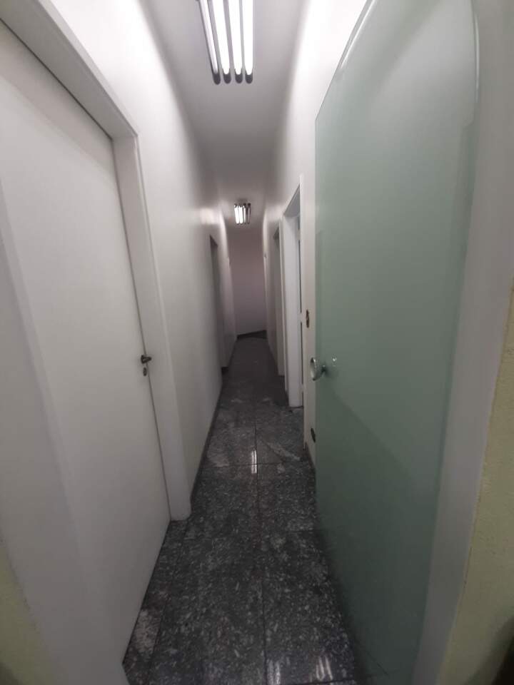 Casa à venda com 6 quartos, 300m² - Foto 5