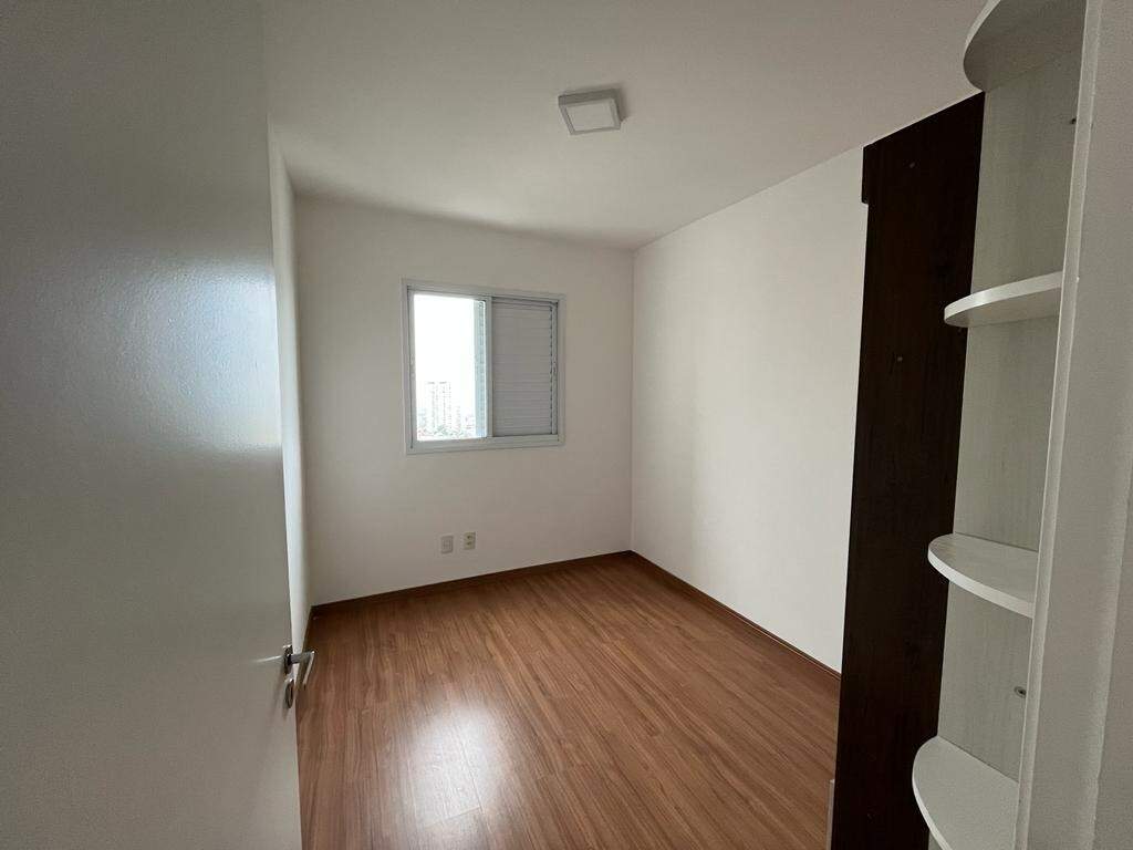 Apartamento à venda com 2 quartos, 62m² - Foto 3