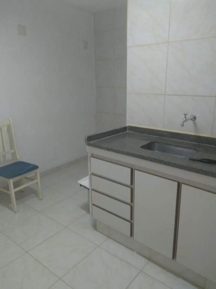 Sobrado à venda com 7 quartos, 300m² - Foto 1