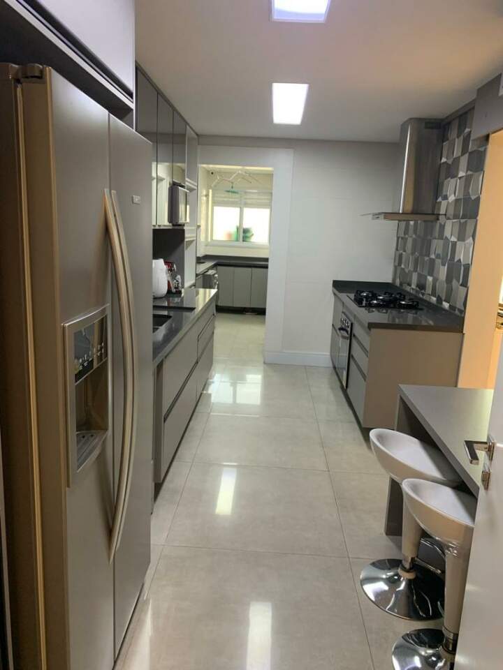 Apartamento à venda com 4 quartos, 196m² - Foto 19