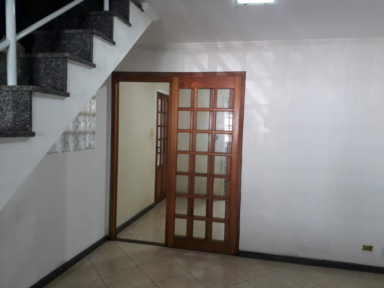 Casa à venda com 3 quartos, 250m² - Foto 2