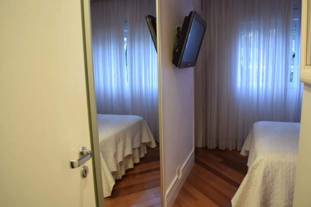 Apartamento à venda com 3 quartos, 180m² - Foto 8