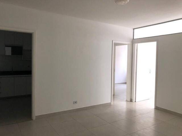 Apartamento à venda com 2 quartos, 67m² - Foto 2