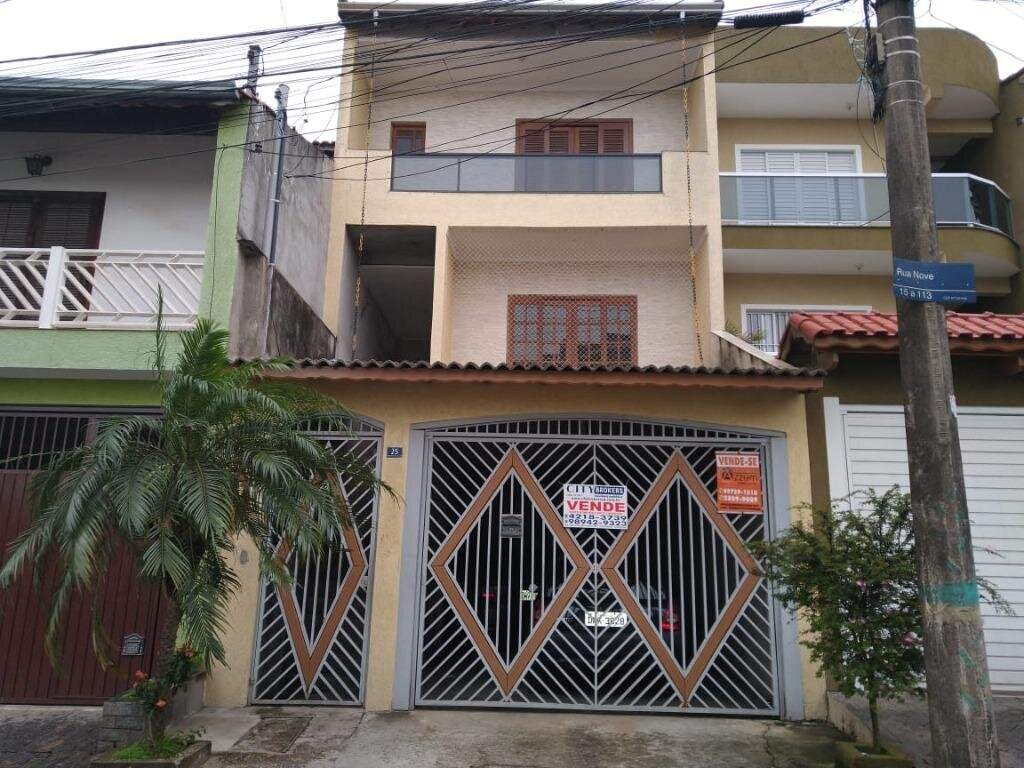 Sobrado à venda com 4 quartos, 250m² - Foto 1