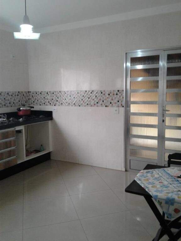 Sobrado à venda com 4 quartos, 250m² - Foto 2