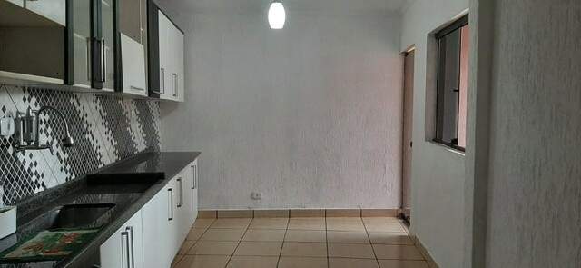 Casa à venda com 6 quartos, 200m² - Foto 7