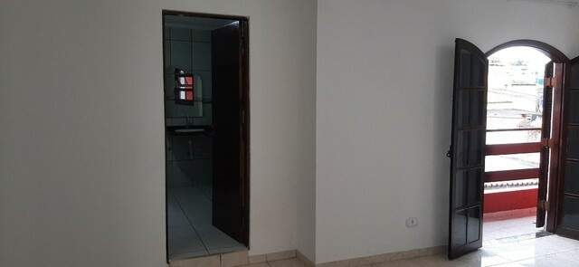 Casa à venda com 6 quartos, 200m² - Foto 14