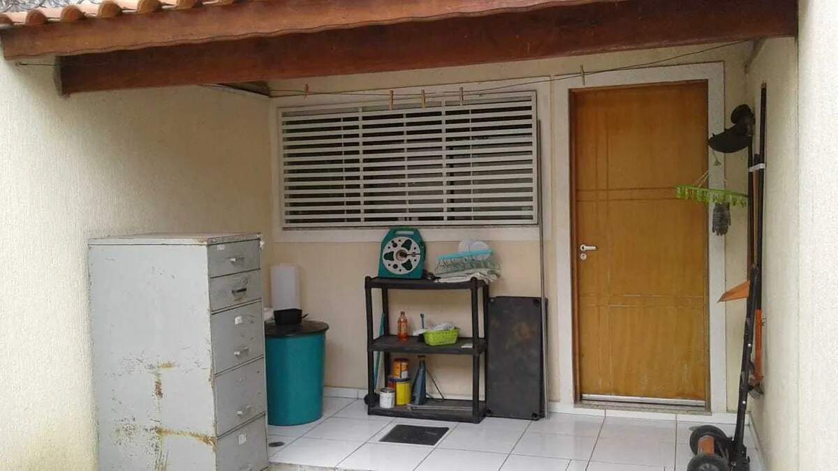 Casa à venda com 3 quartos, 92m² - Foto 2