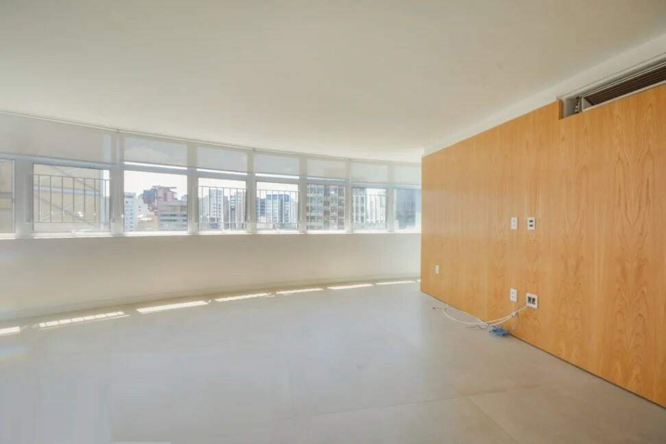 Apartamento à venda com 3 quartos, 177m² - Foto 1