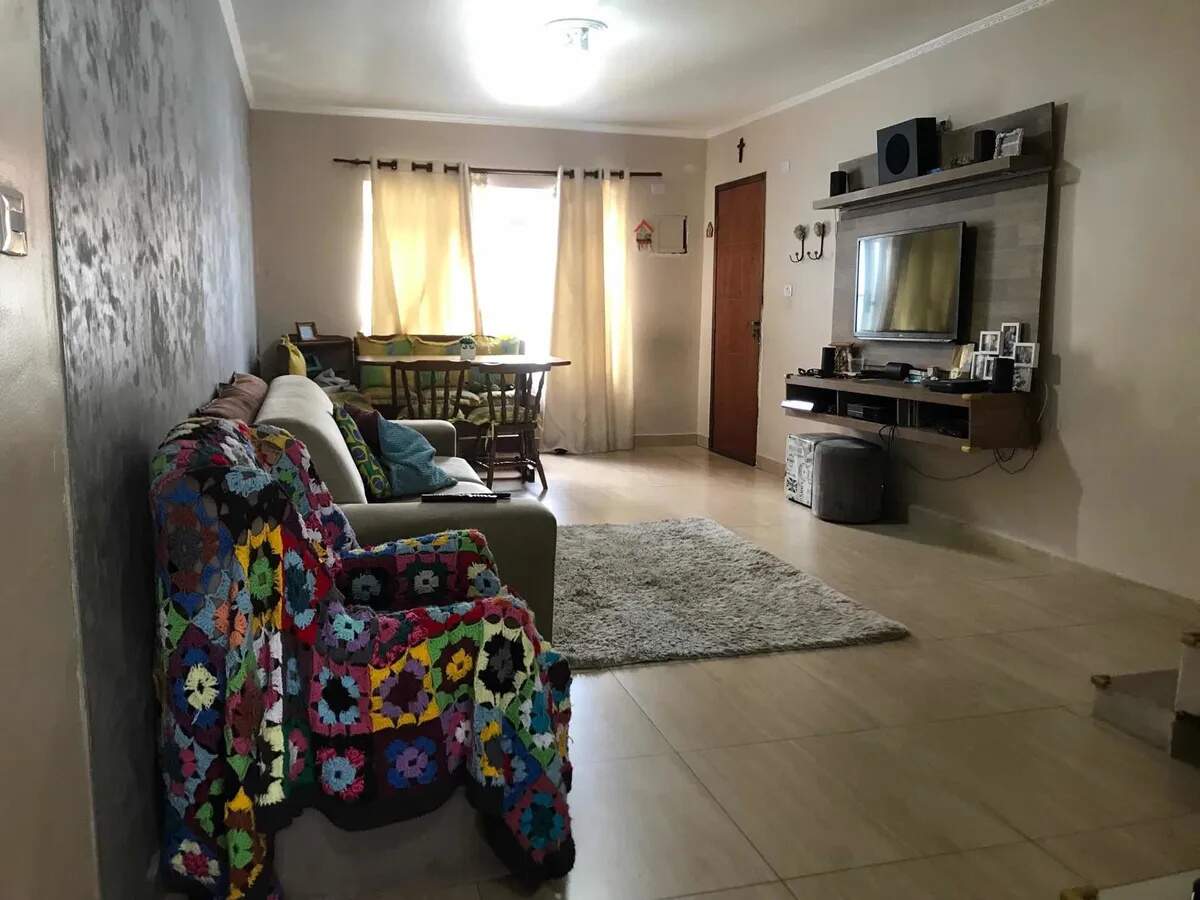 Sobrado à venda com 3 quartos, 185m² - Foto 1