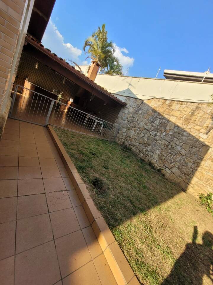 Casa à venda com 3 quartos, 331m² - Foto 24