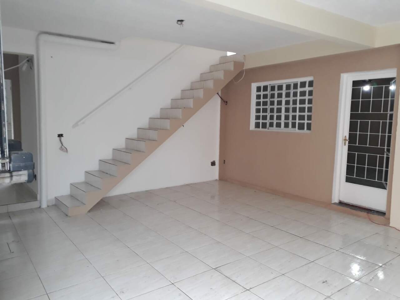 Sobrado à venda com 3 quartos, 150m² - Foto 1