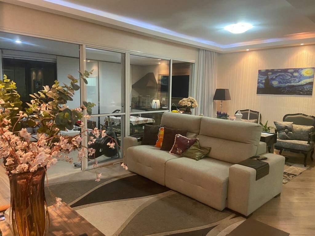 Apartamento à venda com 2 quartos, 106m² - Foto 4