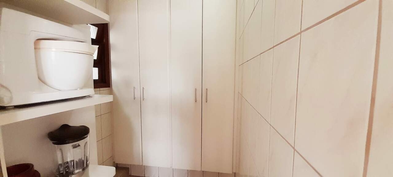 Casa à venda com 3 quartos, 280m² - Foto 8