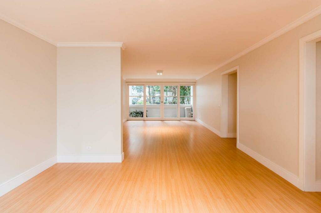 Apartamento à venda com 3 quartos, 215m² - Foto 1