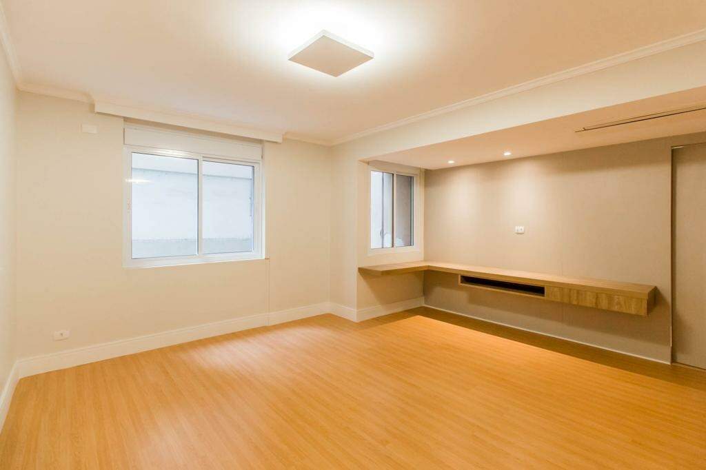 Apartamento à venda com 3 quartos, 215m² - Foto 10