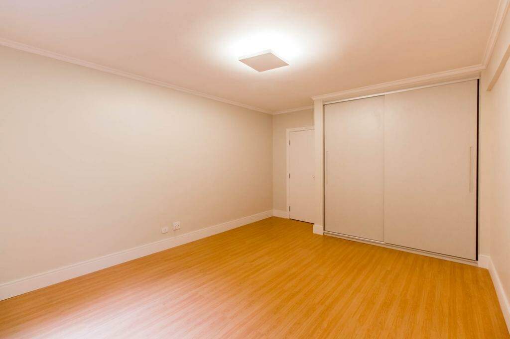 Apartamento à venda com 3 quartos, 215m² - Foto 12