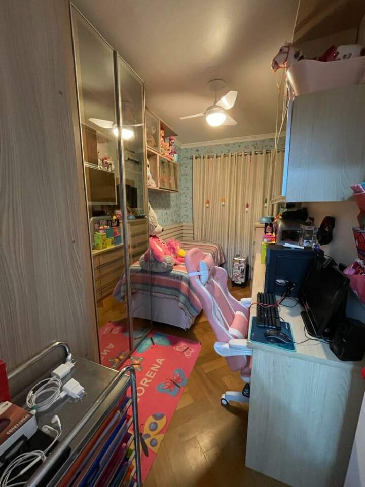 Casa à venda com 3 quartos, 200m² - Foto 1