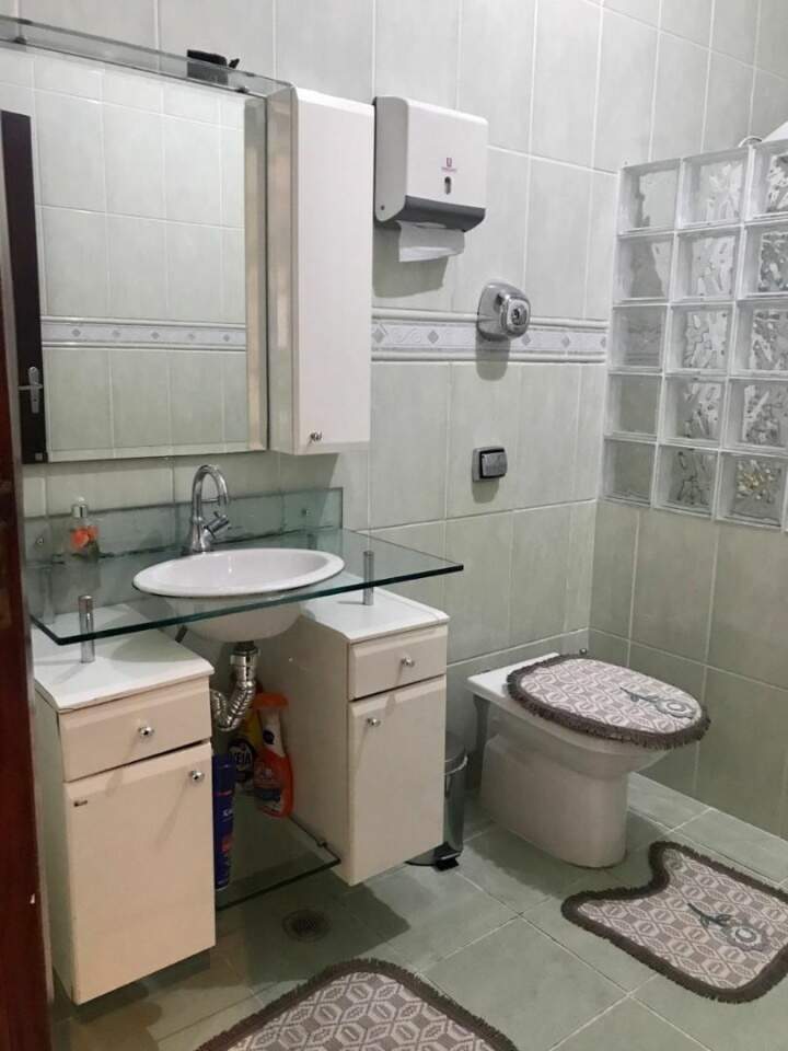 Casa à venda com 3 quartos, 203m² - Foto 1