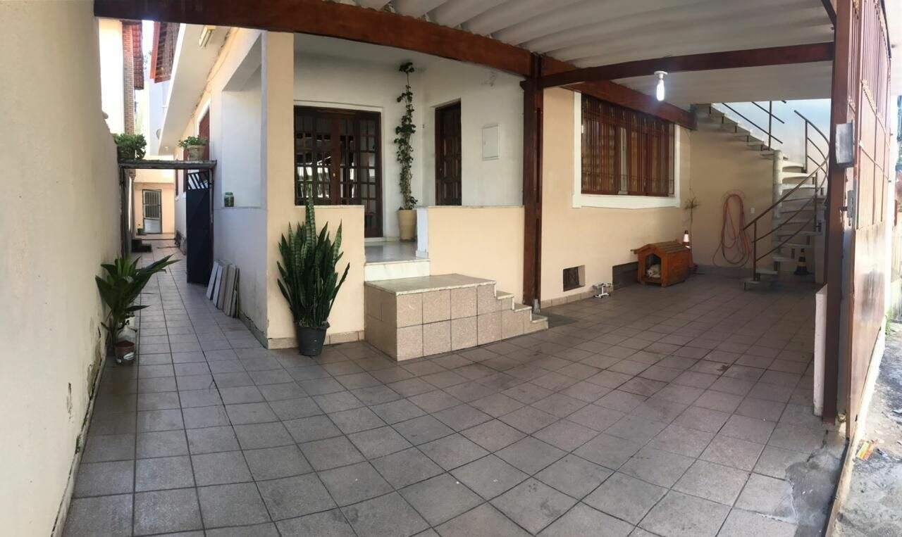 Casa à venda com 3 quartos, 203m² - Foto 3