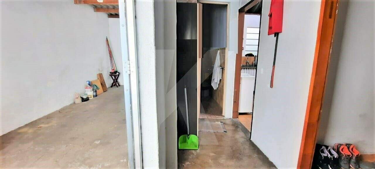 Casa à venda com 2 quartos, 60m² - Foto 5