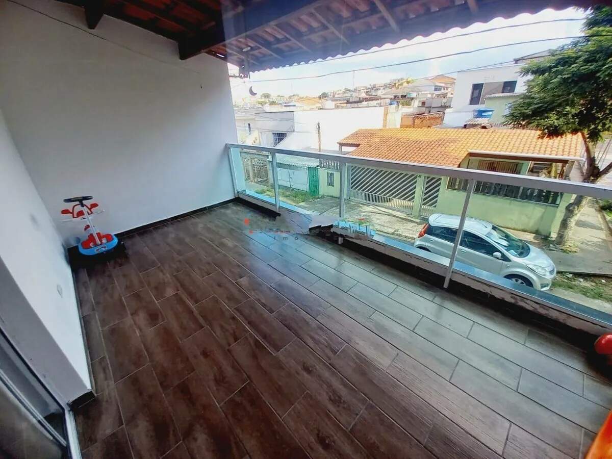 Sobrado à venda com 3 quartos, 150m² - Foto 2