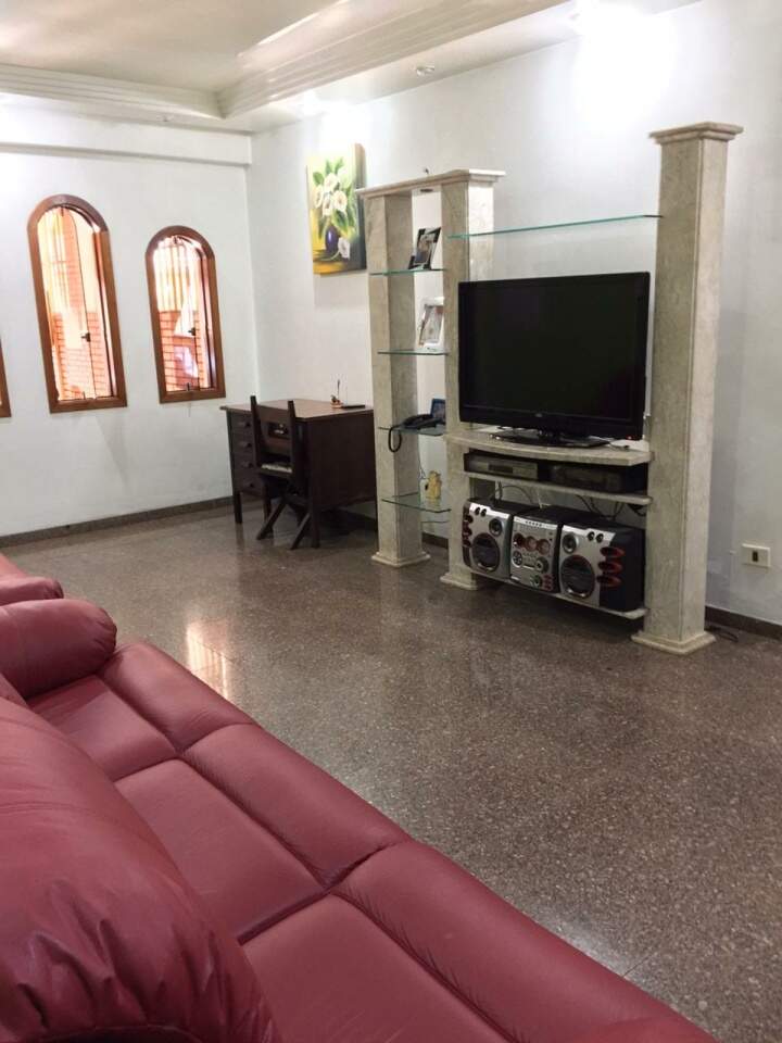 Casa à venda com 4 quartos, 120m² - Foto 1