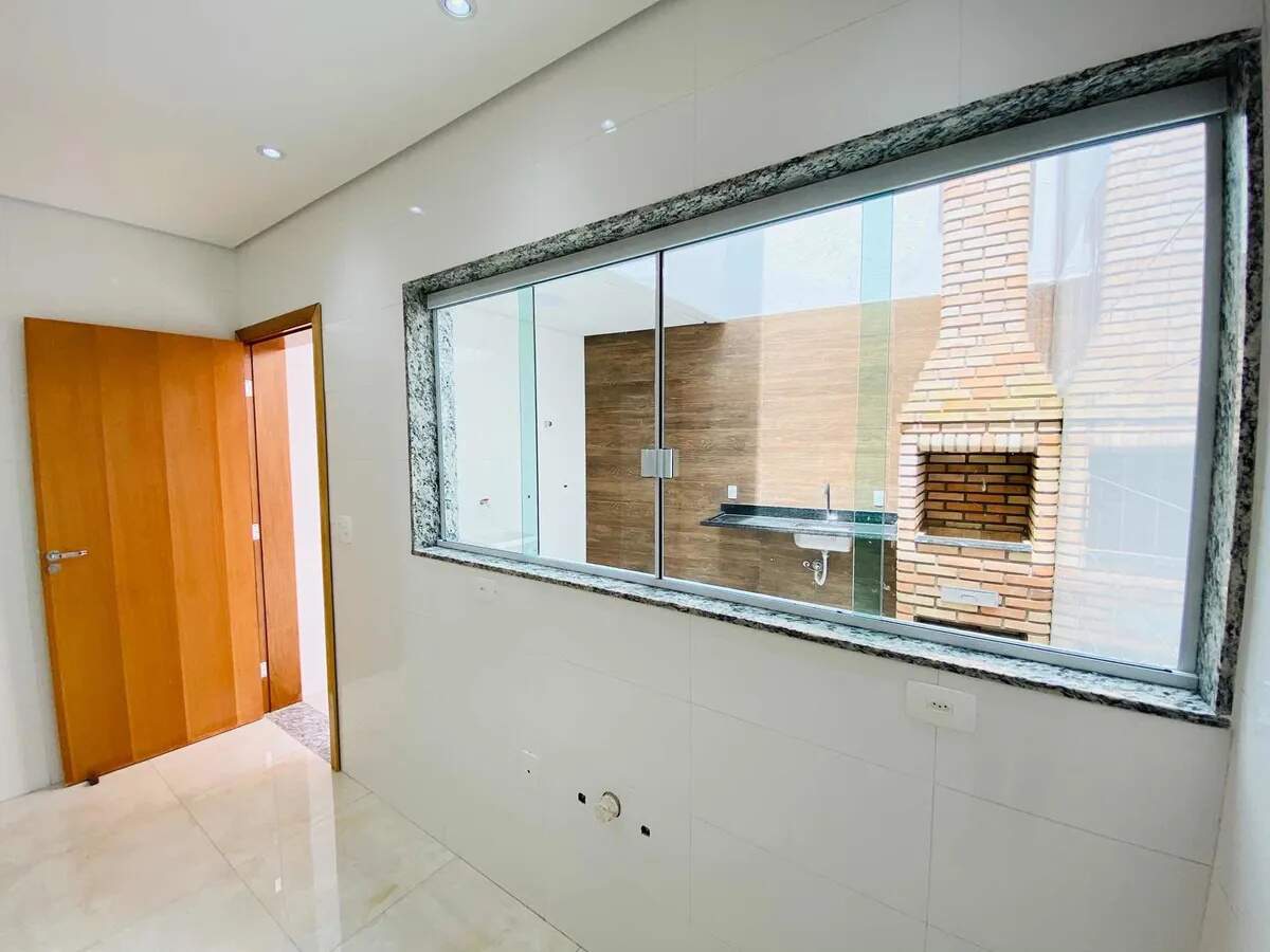 Sobrado à venda com 3 quartos, 200m² - Foto 4