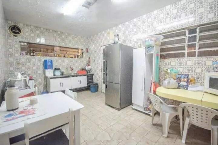 Casa à venda com 4 quartos, 320m² - Foto 6