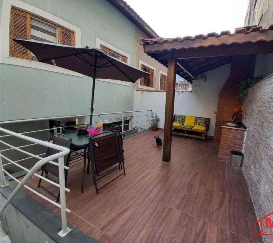 Casa à venda com 3 quartos, 110m² - Foto 1