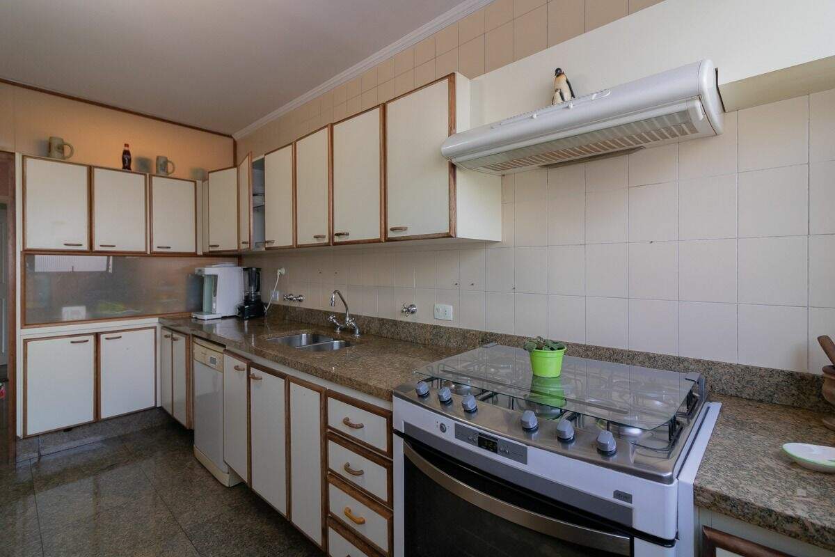 Apartamento à venda com 3 quartos, 170m² - Foto 19