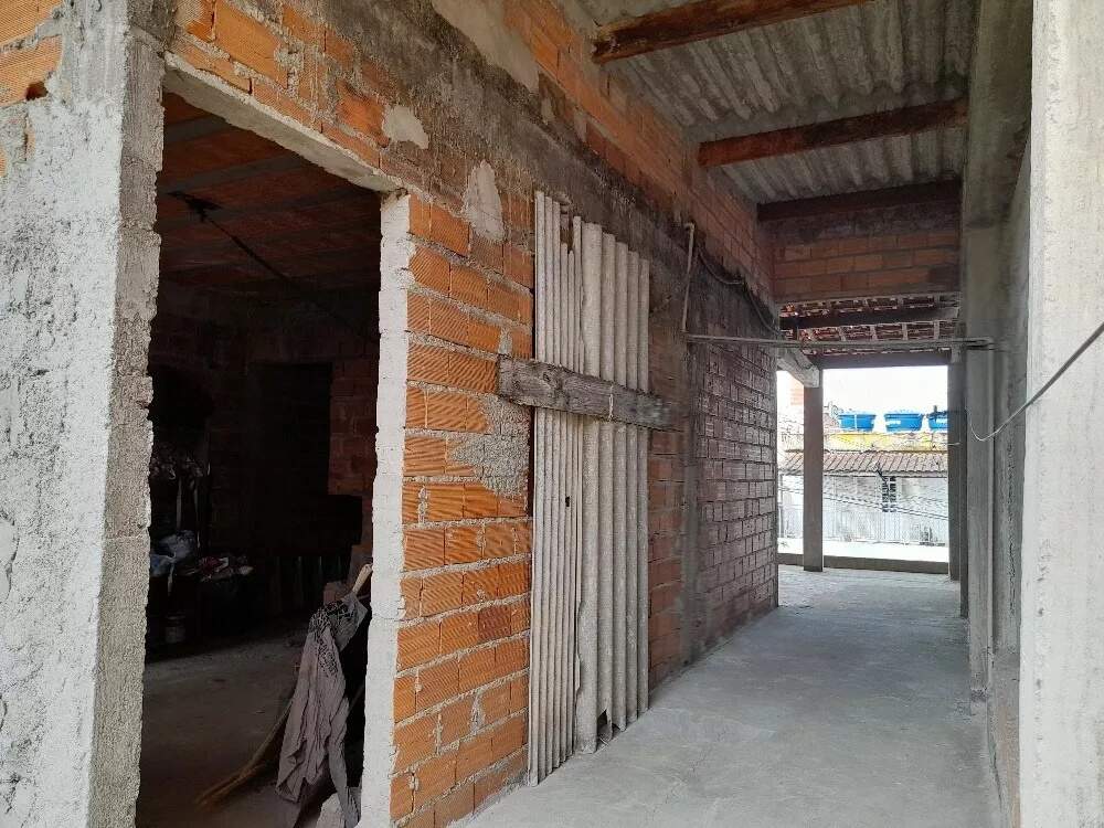 Sobrado à venda com 5 quartos, 200m² - Foto 4