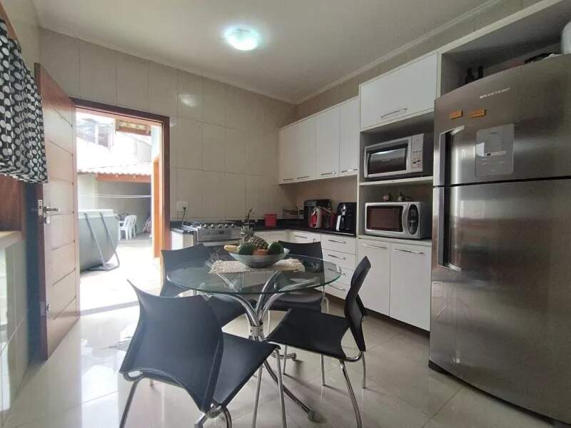 Casa à venda com 4 quartos, 170m² - Foto 18