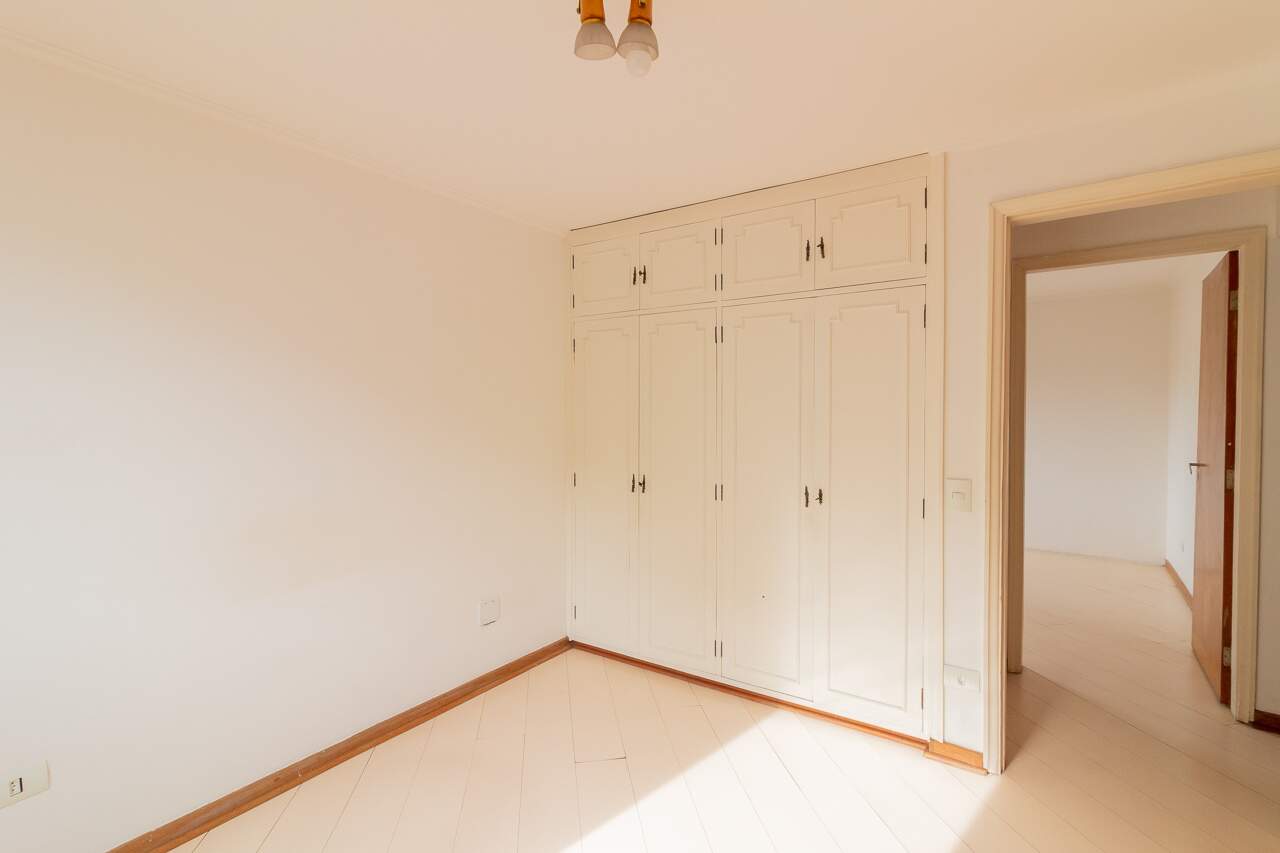 Apartamento à venda com 3 quartos, 142m² - Foto 13